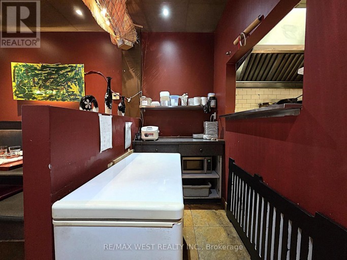 4906 DUNDAS STREET W, Toronto (Islington-City Centre West), Ontario, M9A1B5