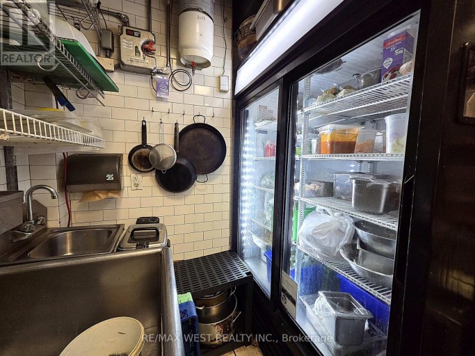 4906 DUNDAS STREET W, Toronto (Islington-City Centre West), Ontario, M9A1B5