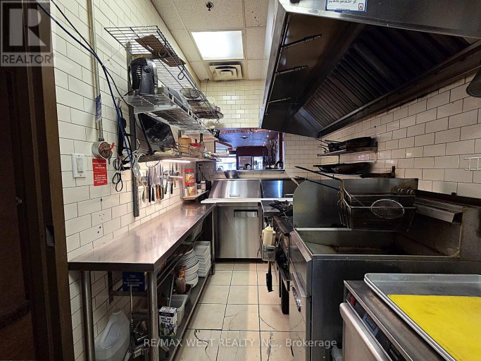 4906 DUNDAS STREET W, Toronto (Islington-City Centre West), Ontario, M9A1B5