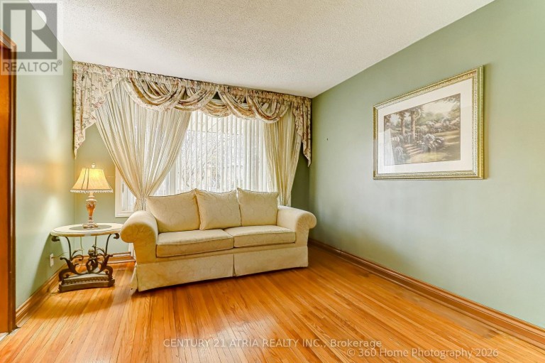 23 TUMPANE STREET, Toronto (Downsview-Roding-CFB), Ontario, M3M1L5