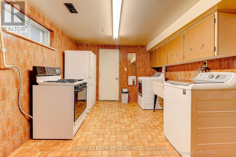 23 TUMPANE STREET, Toronto (Downsview-Roding-CFB), Ontario, M3M1L5