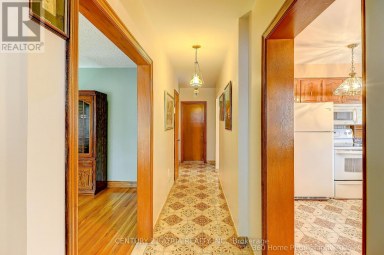 23 TUMPANE STREET Toronto (Downsview-Roding-CFB) Ontario photo 3