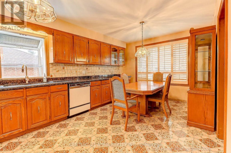 23 TUMPANE STREET, Toronto (Downsview-Roding-CFB), Ontario, M3M1L5