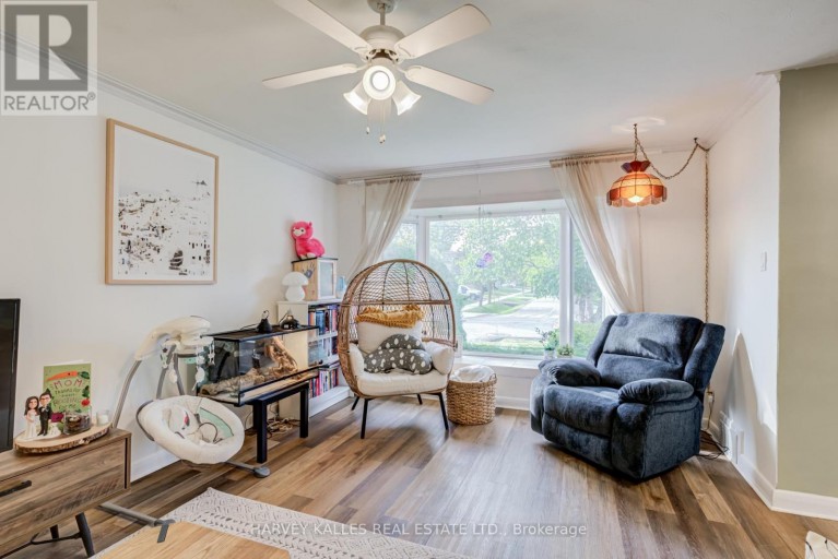 9 SEALCOVE DRIVE, Toronto (Etobicoke West Mall), Ontario, M9C2C3