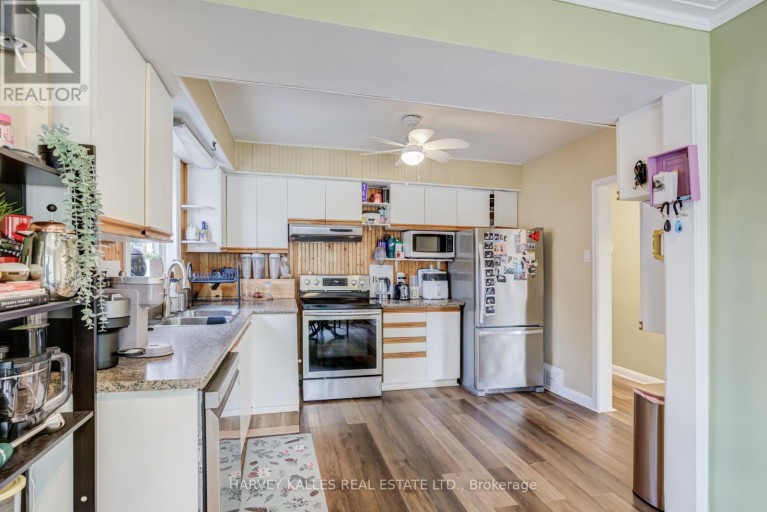 9 SEALCOVE DRIVE, Toronto (Etobicoke West Mall), Ontario, M9C2C3