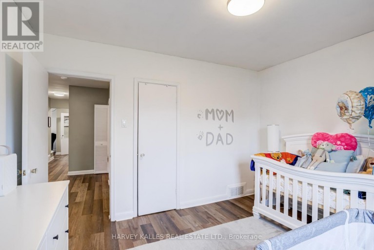 9 SEALCOVE DRIVE, Toronto (Etobicoke West Mall), Ontario, M9C2C3