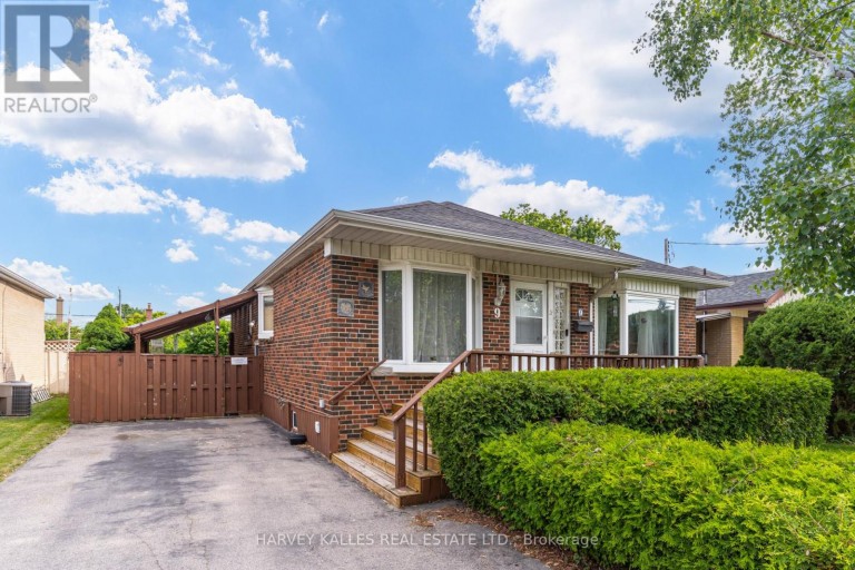 9 SEALCOVE DRIVE, Toronto (Etobicoke West Mall), Ontario, M9C2C3
