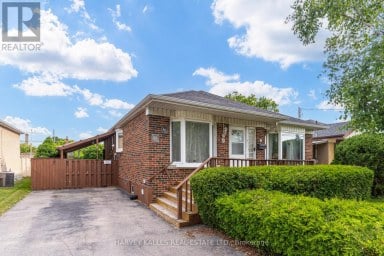 9 SEALCOVE DRIVE Toronto (Etobicoke West Mall) Ontario photo 2
