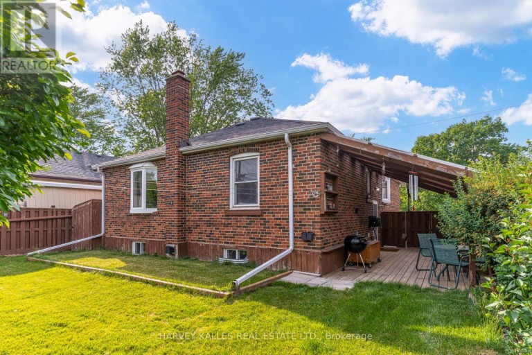 9 SEALCOVE DRIVE, Toronto (Etobicoke West Mall), Ontario, M9C2C3