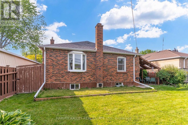9 SEALCOVE DRIVE, Toronto (Etobicoke West Mall), Ontario, M9C2C3