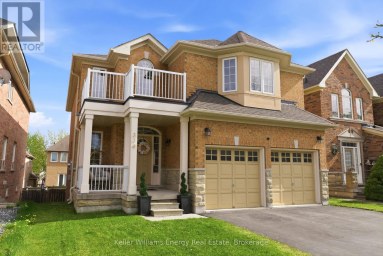 338 DOWSON LOOP Newmarket (Woodland Hill) Ontario photo 2