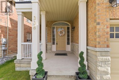 338 DOWSON LOOP Newmarket (Woodland Hill) Ontario photo 3