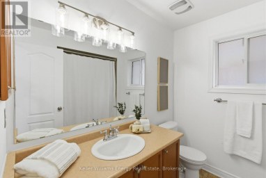 338 DOWSON LOOP Newmarket (Woodland Hill) Ontario photo 38