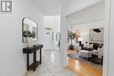 338 DOWSON LOOP Newmarket (Woodland Hill) Ontario photo 4