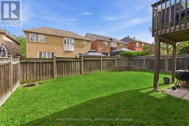 338 DOWSON LOOP Newmarket (Woodland Hill) Ontario photo 45