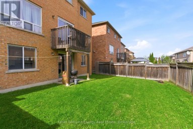 338 DOWSON LOOP Newmarket (Woodland Hill) Ontario photo 47
