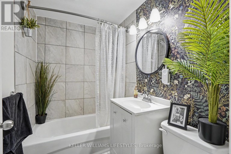 68 APELDOORN CRESCENT, London East (East C), Ontario, N5Y2B8