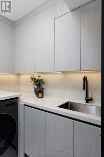 22 FOXLEY STREET, Toronto (Trinity-Bellwoods), Ontario, M6J1R1