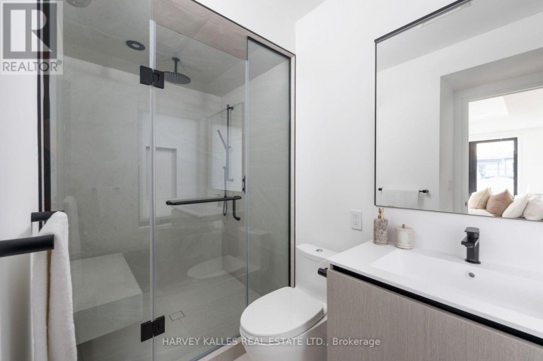 22 FOXLEY STREET, Toronto (Trinity-Bellwoods), Ontario, M6J1R1