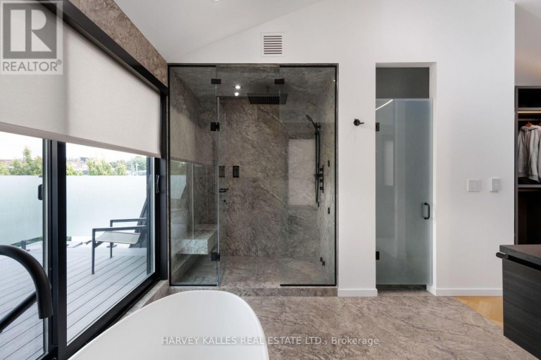 22 FOXLEY STREET, Toronto (Trinity-Bellwoods), Ontario, M6J1R1