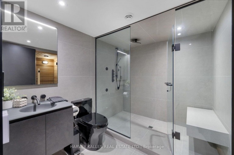 22 FOXLEY STREET, Toronto (Trinity-Bellwoods), Ontario, M6J1R1