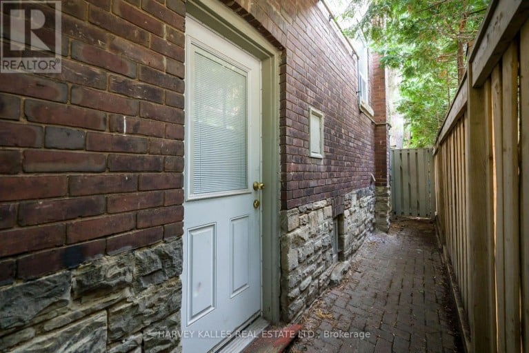 219 BALMORAL AVENUE, Toronto (Casa Loma), Ontario, M4V1K1