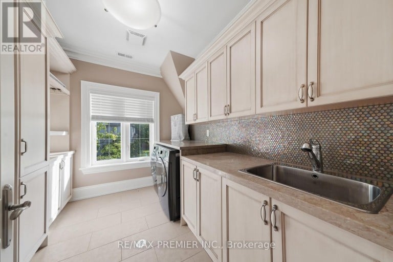 35 NORMANDALE CRESCENT, Toronto (St. Andrew-Windfields), Ontario, M2P1M7