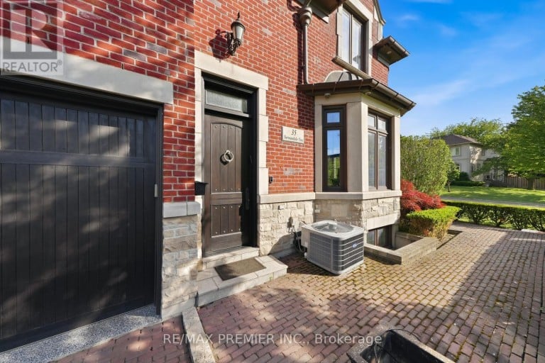 35 NORMANDALE CRESCENT, Toronto (St. Andrew-Windfields), Ontario, M2P1M7