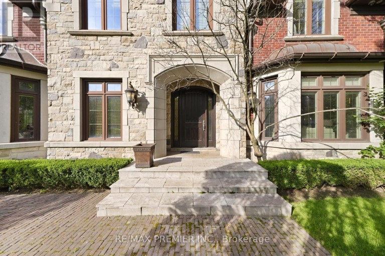 35 NORMANDALE CRESCENT, Toronto (St. Andrew-Windfields), Ontario, M2P1M7