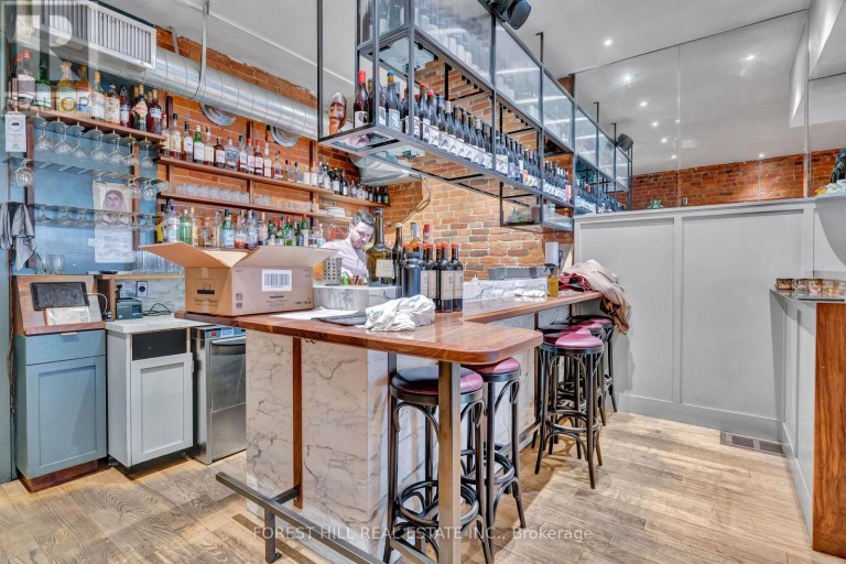 96 HARBORD STREET, Toronto (University), Ontario, M5S1G6