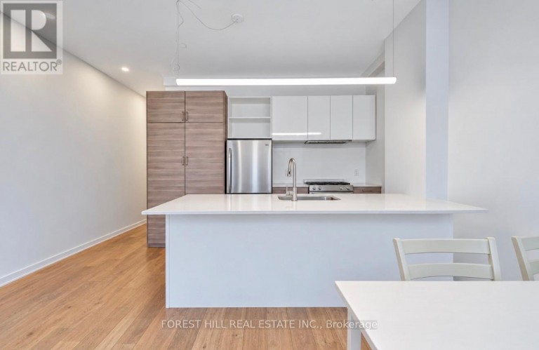 96 HARBORD STREET, Toronto (University), Ontario, M5S1G6