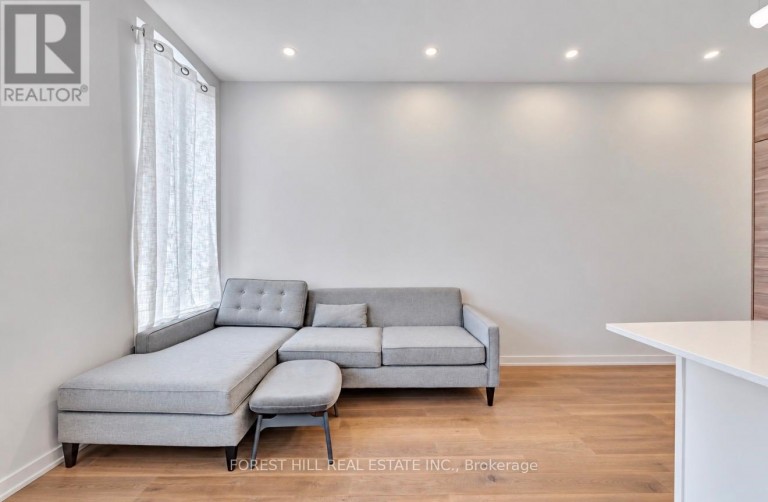 96 HARBORD STREET, Toronto (University), Ontario, M5S1G6