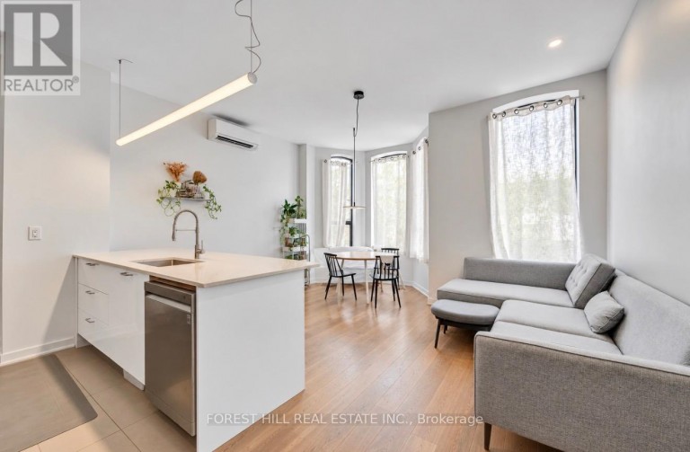 96 HARBORD STREET, Toronto (University), Ontario, M5S1G6