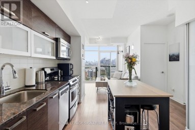 PH02 - 68 ABELL STREET Toronto (Little Portugal) Ontario photo 1