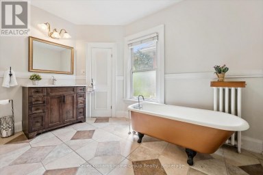 28 OXFORD STREET Guelph (Downtown) Ontario photo 21