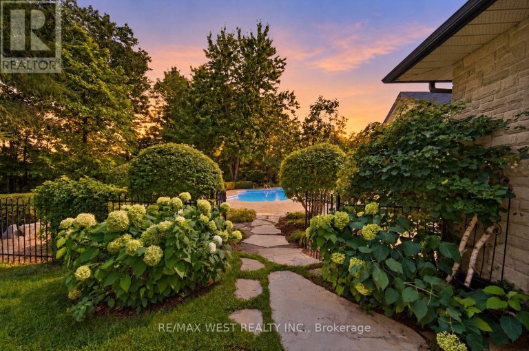 5775 KIRBY ROAD, Vaughan (Kleinburg), Ontario, L0J1C0