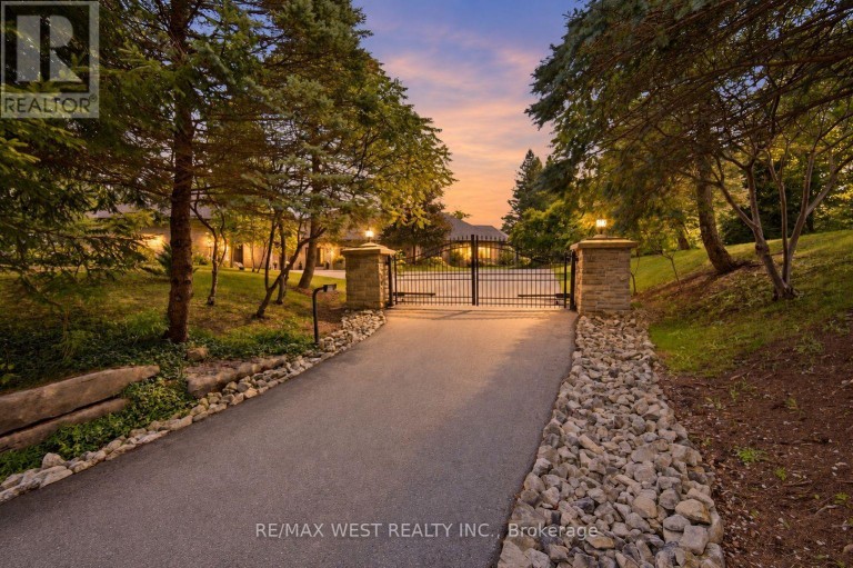5775 KIRBY ROAD, Vaughan (Kleinburg), Ontario, L0J1C0