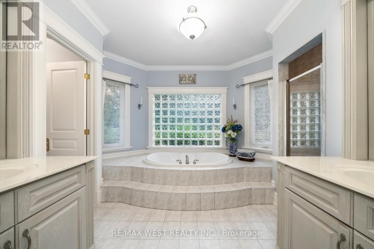 5775 KIRBY ROAD, Vaughan (Kleinburg), Ontario, L0J1C0