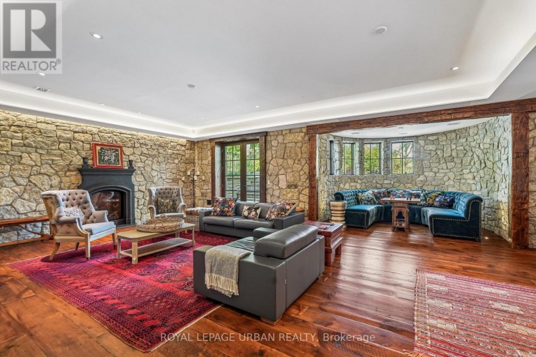 105 KING HILLS LANE, King, Ontario, L7B1A3