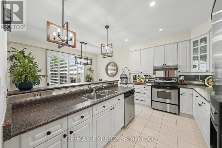15 ARROWOOD CRESCENT, Vaughan (Sonoma Heights), Ontario, L4H2R4