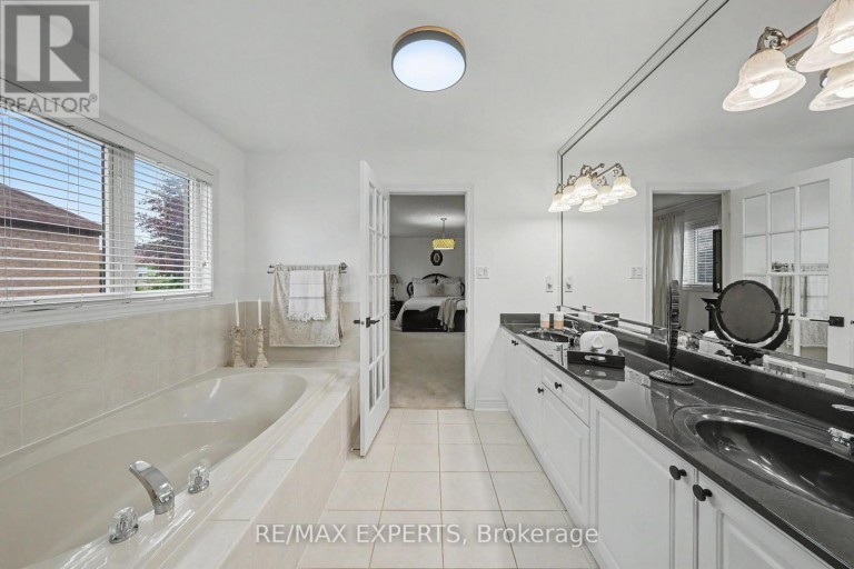 15 ARROWOOD CRESCENT, Vaughan (Sonoma Heights), Ontario, L4H2R4