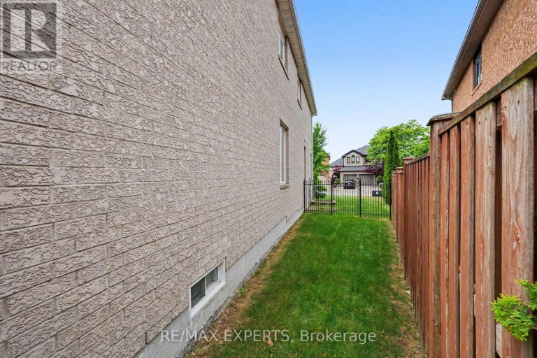 15 ARROWOOD CRESCENT, Vaughan (Sonoma Heights), Ontario, L4H2R4