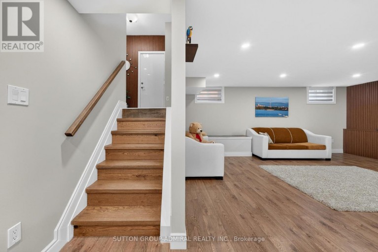 62 PRINCE GEORGE CRESCENT, Barrie (Innis-Shore), Ontario, L4N0K9