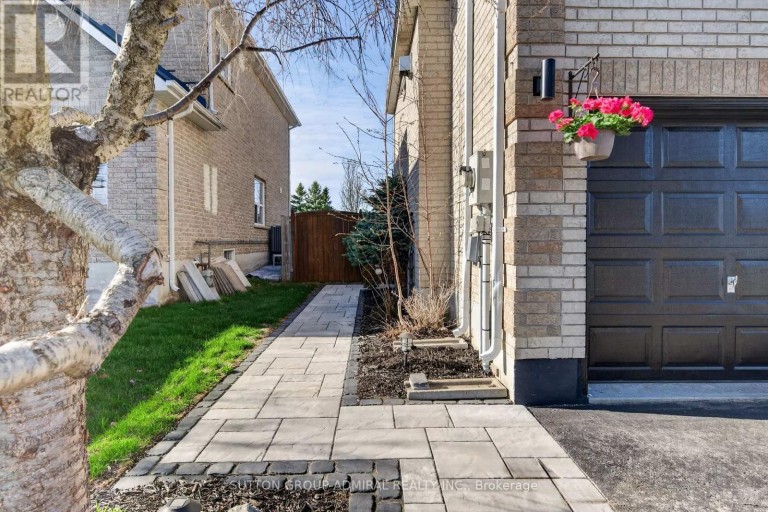 62 PRINCE GEORGE CRESCENT, Barrie (Innis-Shore), Ontario, L4N0K9