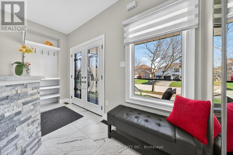 62 PRINCE GEORGE CRESCENT, Barrie (Innis-Shore), Ontario, L4N0K9