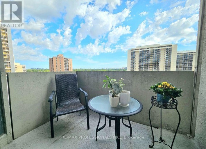 E41 - 300 MILL ROAD, Toronto (Markland Wood), Ontario, M9C4W7