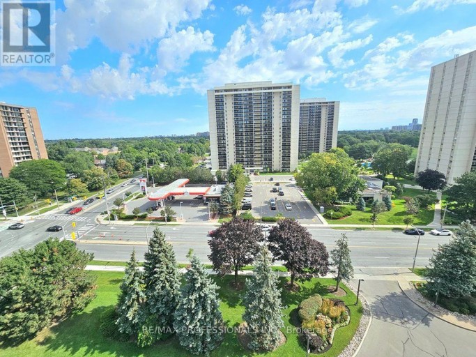 E41 - 300 MILL ROAD, Toronto (Markland Wood), Ontario, M9C4W7