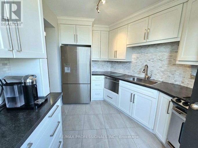 E41 - 300 MILL ROAD, Toronto (Markland Wood), Ontario, M9C4W7