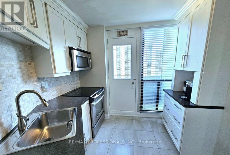 E41 - 300 MILL ROAD, Toronto (Markland Wood), Ontario, M9C4W7