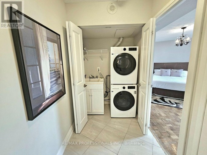 E41 - 300 MILL ROAD, Toronto (Markland Wood), Ontario, M9C4W7
